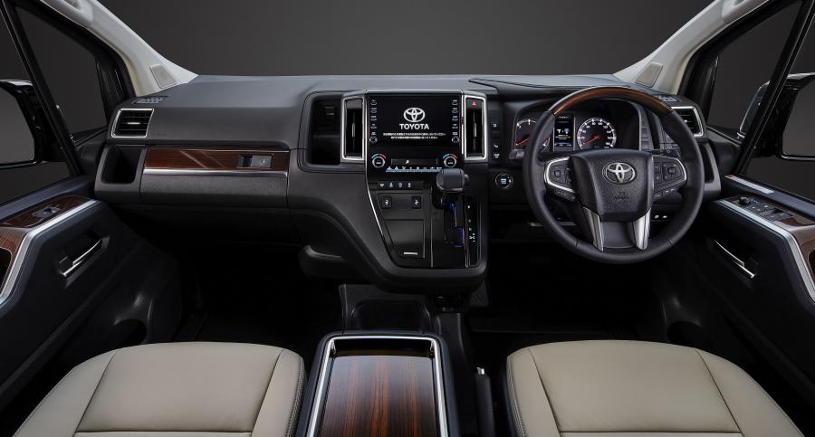 Торпедо Toyota GranAce Premium 2019 года  (фото 3 из 26)
